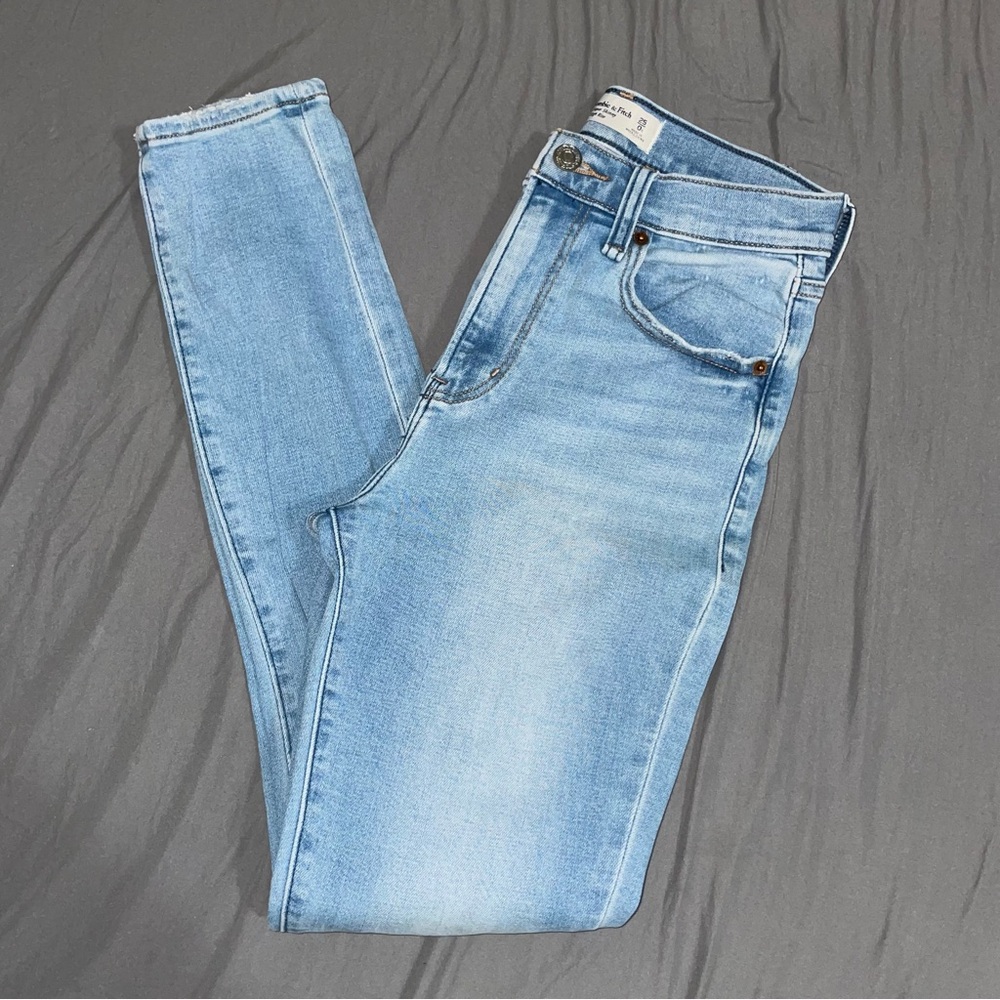 Abercrombie & Fitch Light Wash Skinny Jean